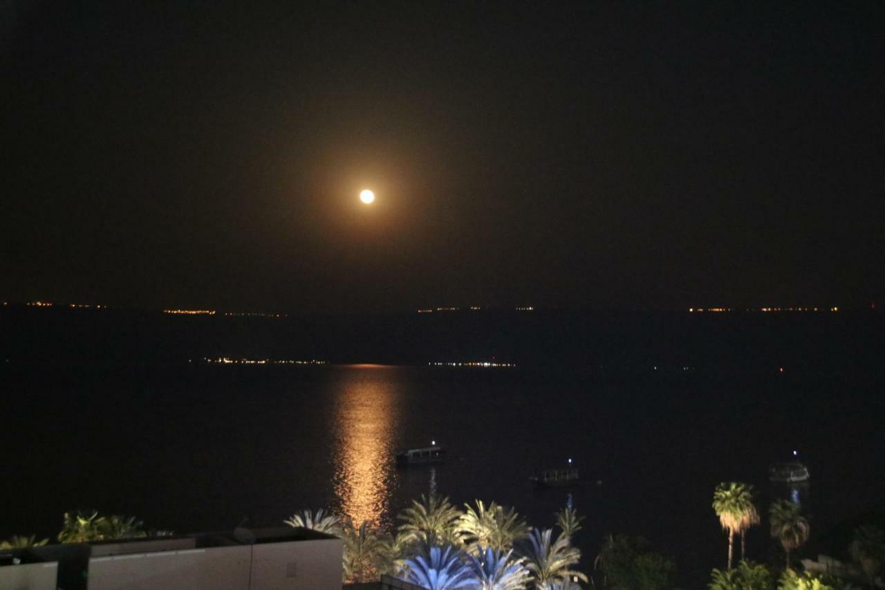 Tiberias Apartment Bagian luar foto